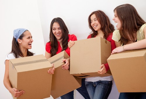 Removal van service for moving homes and flats in Pimlico